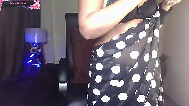 Black-Pearll online show from January 12, 2026, 3:34 am