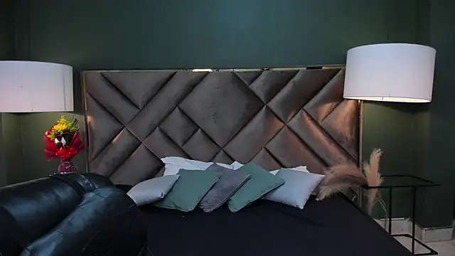 Mia Elowen online show from March 8, 2025, 11:18 pm