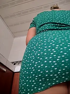 LaurenWelly  online show from November 29, 2025, 3:15 pm