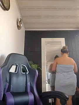 LaurenWelly  online show from March 14, 2026, 9:09 pm