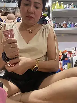 Snapshot of Cesywet chatting on March 23, 2025, 6:16 am Cesywet online show from March 23, 2025, 6:16 am