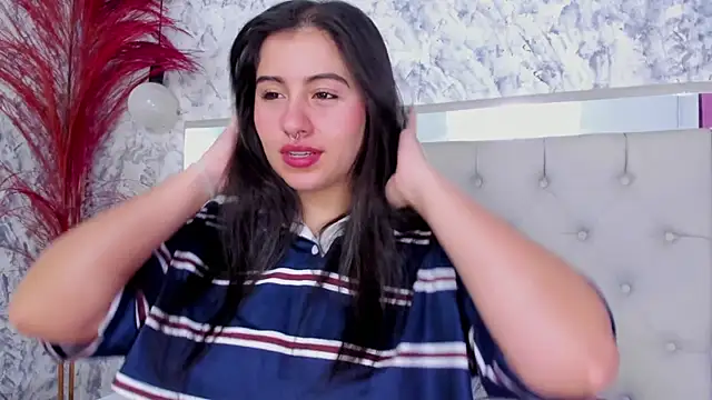 Snapshot of Megan_rossee chatting on December 4, 2025, 11:19 am Megan rossee online show from December 4, 2025, 11:19 am