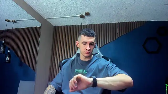 JacksonOlsenn online show from January 28, 2025, 3:14 pm