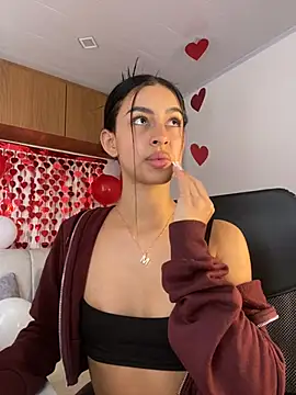 maddy bronw  online show from February 6, 2025, 7:51 pm