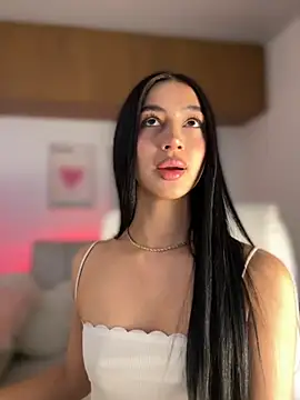 maddy bronw  online show from October 14, 2025, 10:21 pm