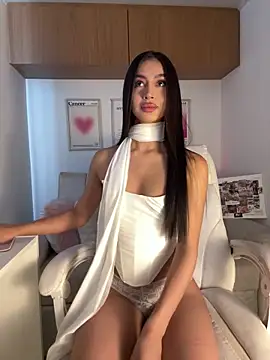 maddy bronw  online show from June 17, 2026, 8:32 pm