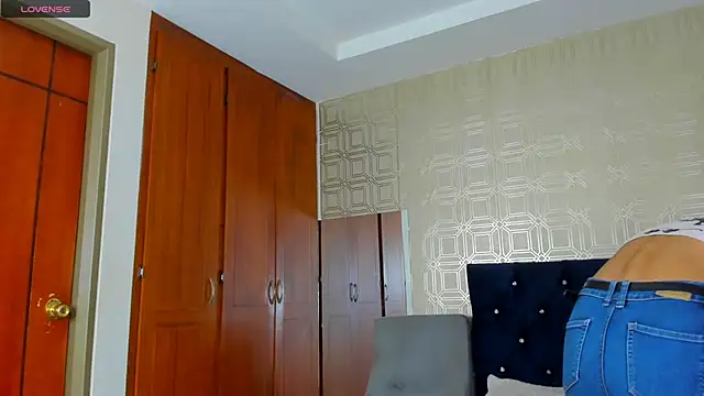 evelyn wine online show from January 28, 2025, 7:32 pm