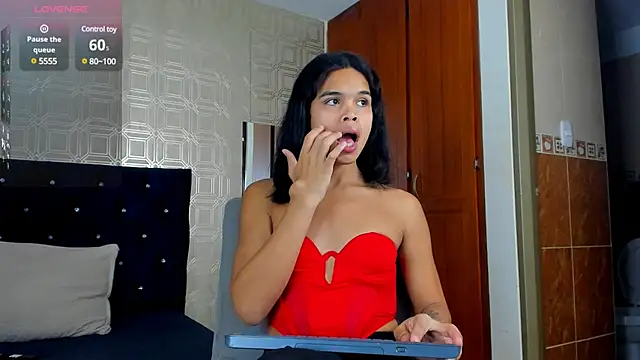 evelyn wine online show from March 14, 2025, 8:17 pm