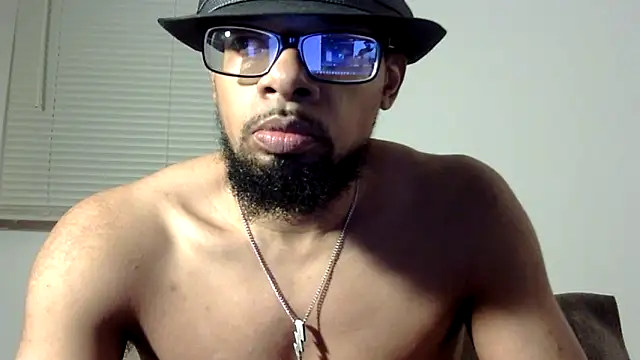 Snapshot of WhiskeyWood_DuhGOD chatting on October 19, 2025, 1:06 am WhiskeyWood DuhGOD online show from October 19, 2025, 1:06 am