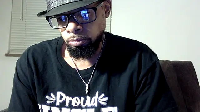 Snapshot of WhiskeyWood_DuhGOD chatting on October 20, 2025, 1:17 am WhiskeyWood DuhGOD online show from October 20, 2025, 1:17 am