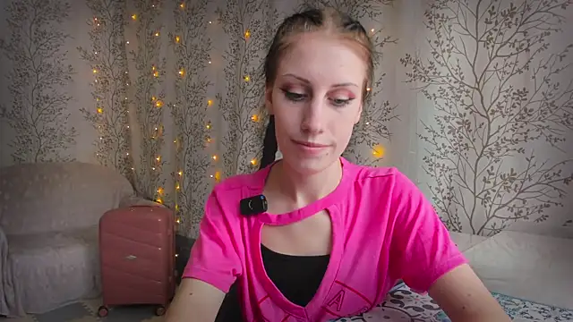 Snapshot of Mary0Lou chatting on July 18, 2026, 5:22 am Mary0Lou online show from July 18, 2026, 5:22 am