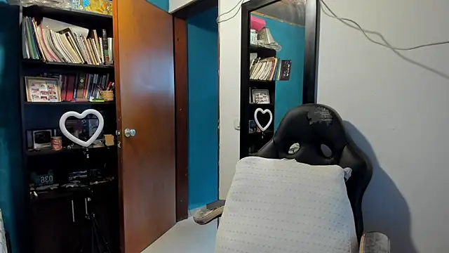 Snapshot of peanut_tangerine chatting on November 9, 2025, 7:01 pm peanut tangerine online show from November 9, 2025, 7:01 pm