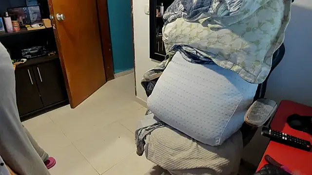 Snapshot of peanut_tangerine chatting on November 15, 2025, 10:59 pm peanut tangerine online show from November 15, 2025, 10:59 pm