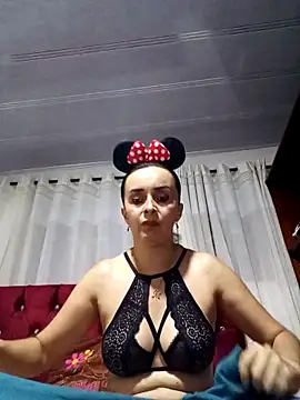 Samantha Sullivan  online show from November 1, 2025, 2:13 am