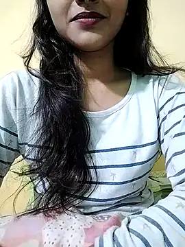 Snapshot of MISSQUEEN48 chatting on January 6, 2026, 5:44 am MISSQUEEN48 online show from January 6, 2026, 5:44 am