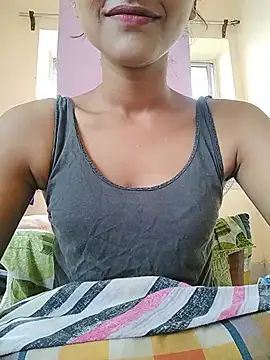MISSQUEEN48 online show from June 29, 2026, 7:14 am