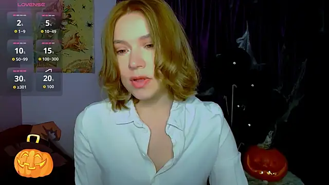 Snapshot of TaylorBre chatting on November 2, 2025, 6:38 am TaylorBre online show from November 2, 2025, 6:38 am