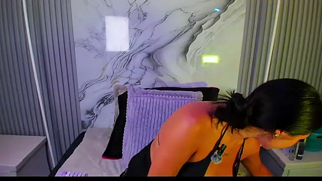 venusowen  online show from March 7, 2026, 2:03 pm