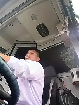 alexchir4 online show from October 27, 2025, 3:38 pm