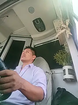 alexchir4 online show from December 1, 2025, 5:29 pm