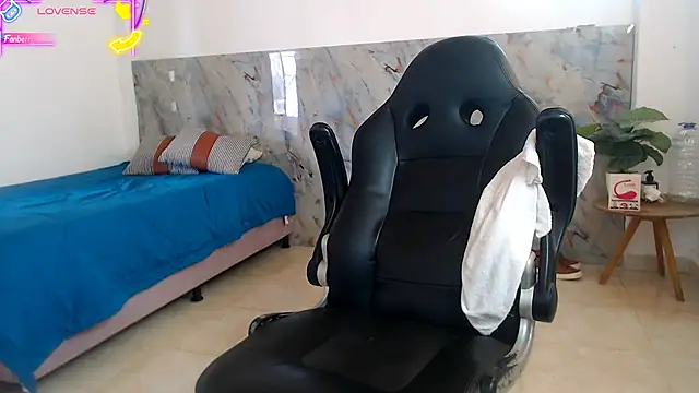 hanz col online show from November 5, 2025, 2:06 pm