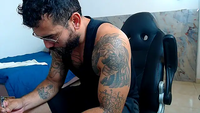 hanz col online show from November 11, 2025, 10:37 am