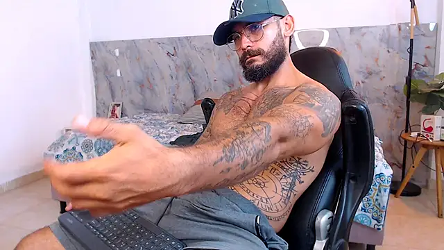 hanz col online show from November 25, 2025, 2:11 am