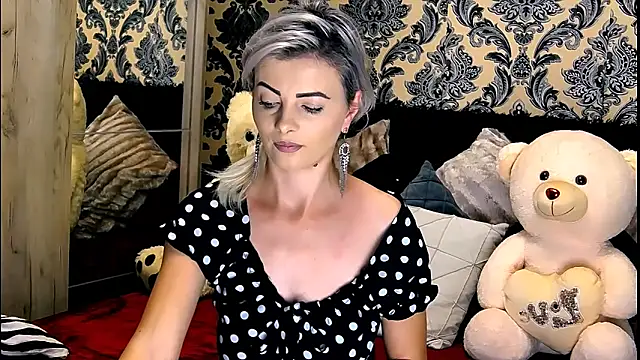 Snapshot of Aly_girl1 chatting on December 9, 2024, 10:00 am Aly girl1 online show from December 9, 2024, 10:00 am