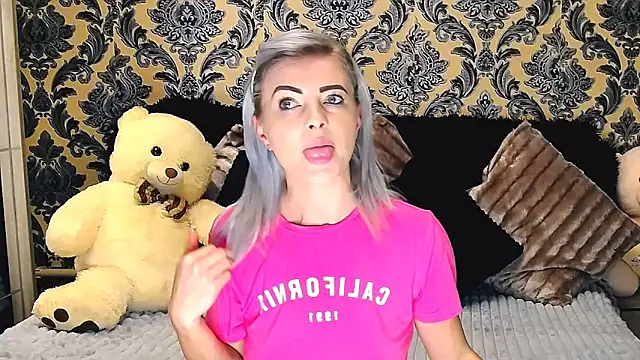 Snapshot of Aly_girl1 chatting on February 9, 2025, 10:53 am Aly girl1 online show from February 9, 2025, 10:53 am