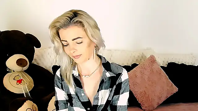 Aly girl1 online show from January 18, 2026, 1:37 pm