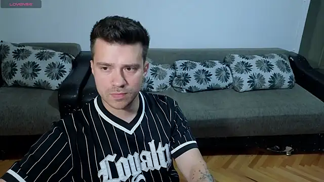 JohnnyStepBro online show from June 20, 2026, 8:22 pm
