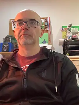 MaxVain online show from March 4, 2025, 7:01 pm