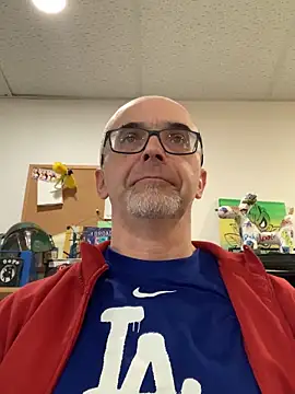 MaxVain online show from March 10, 2025, 6:12 pm