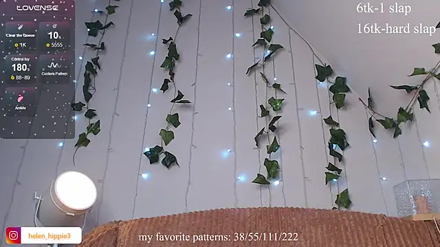 Snapshot of FoxRineHelen chatting on October 30, 2025, 2:51 pm FoxRineHelen online show from October 30, 2025, 2:51 pm