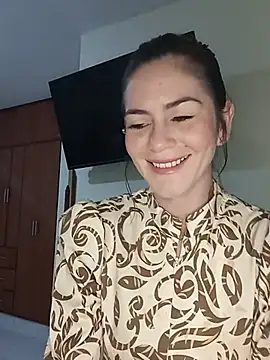 Snapshot of Hanny_24 chatting on July 11, 2026, 11:28 pm Hanny 24 online show from July 11, 2026, 11:28 pm