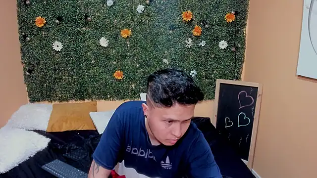 Snapshot of Lia_Jefferson chatting on December 22, 2024, 11:54 am Lia Jefferson online show from December 22, 2024, 11:54 am