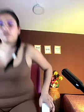 Little Ivy online show from November 25, 2025, 7:36 pm