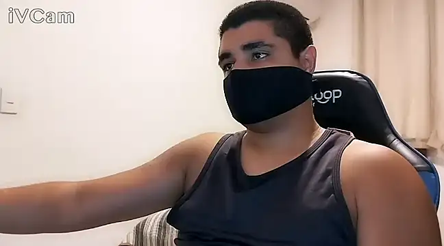 Snapshot of LeoPutaria chatting on January 4, 2025, 11:48 pm LeoPutaria online show from January 4, 2025, 11:48 pm