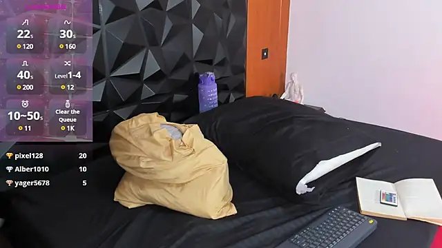 Wendy Marchall online show from February 3, 2025, 10:21 pm