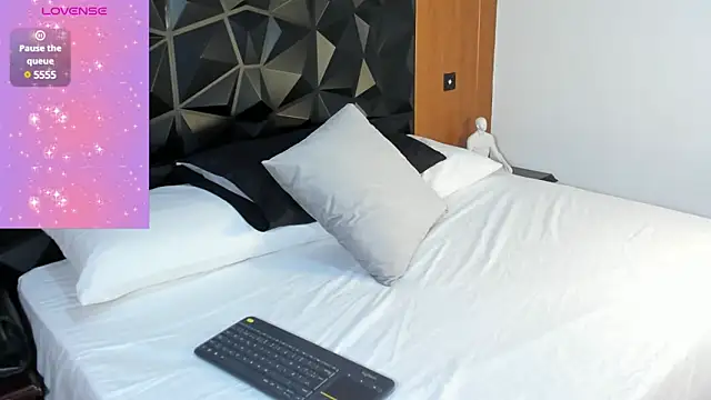 Wendy Marchall online show from March 8, 2025, 11:28 pm