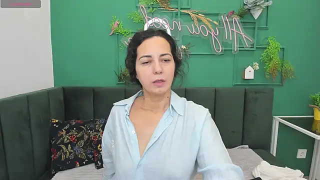 Linda Insatiable online show from December 19, 2025, 1:34 am