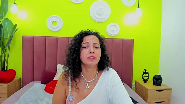 Linda Insatiable online show from June 11, 2026, 2:53 am