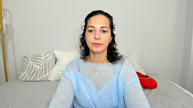 Linda Insatiable online show from June 19, 2026, 1:32 am