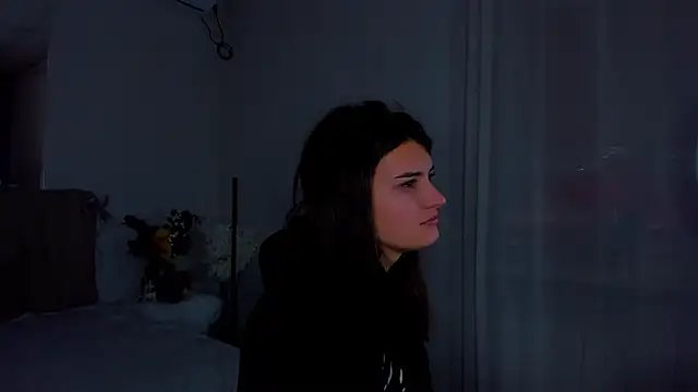 Laura Leee online show from January 2, 2025, 6:07 am