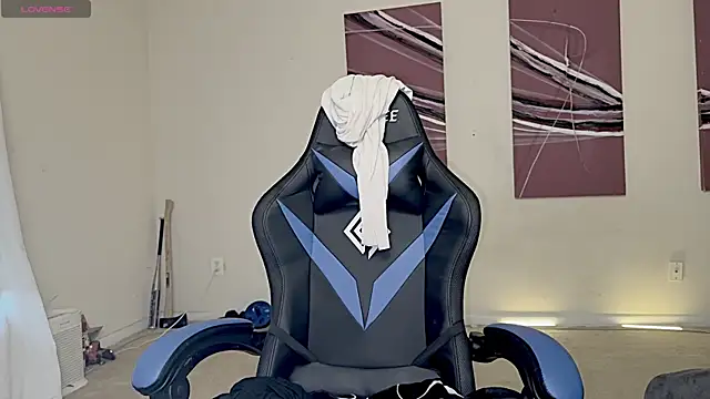 Snapshot of VeronicaRonnieTaylor chatting on December 4, 2024, 12:36 pm VeronicaRonnieTaylor online show from December 4, 2024, 12:36 pm