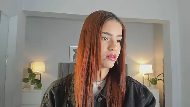 Madie  collins online show from November 4, 2025, 11:31 am