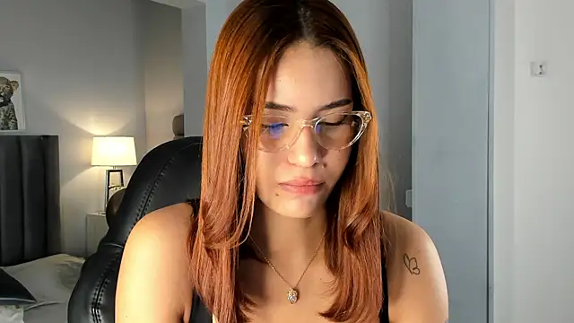 Madie  collins online show from December 20, 2025, 11:50 am