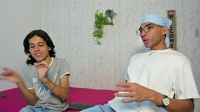 Snapshot of jony_honey chatting on March 18, 2026, 11:57 am jony honey online show from March 18, 2026, 11:57 am