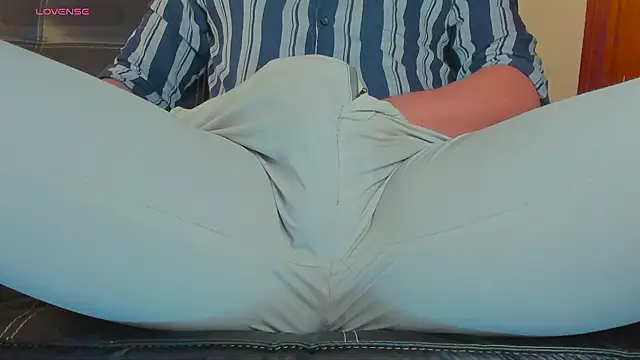 Snapshot of MrLonely02 chatting on December 14, 2024, 9:45 pm MrLonely02 online show from December 14, 2024, 9:45 pm