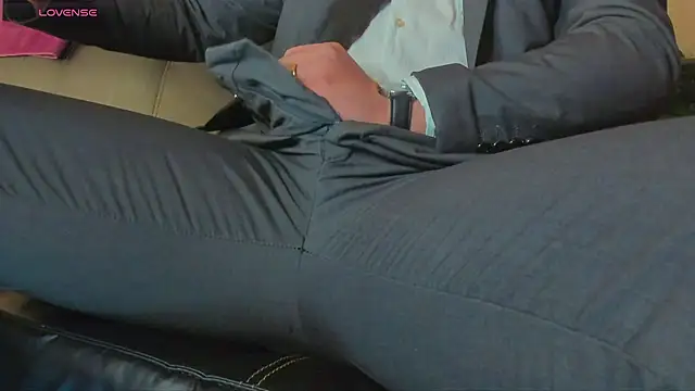 Snapshot of MrLonely02 chatting on January 5, 2025, 11:44 pm MrLonely02 online show from January 5, 2025, 11:44 pm